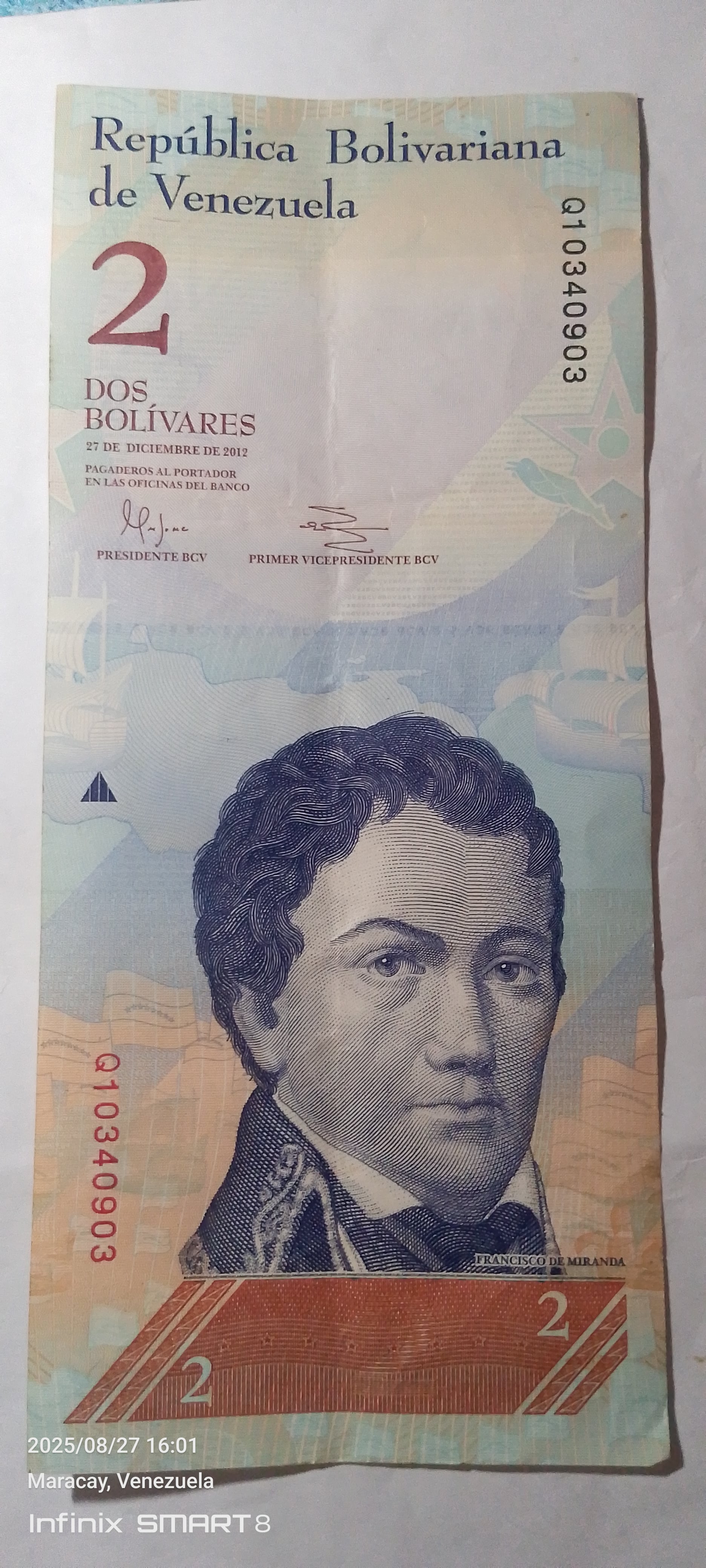 16 billetes