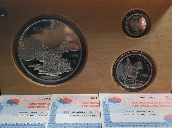 1998-Homenaje al Ejercito de Tierra Español 1€ 5€ y 25€
