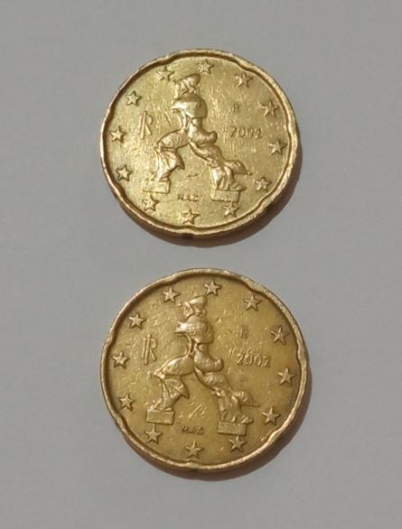 Dos monedas 20 céntimos Italia 2002