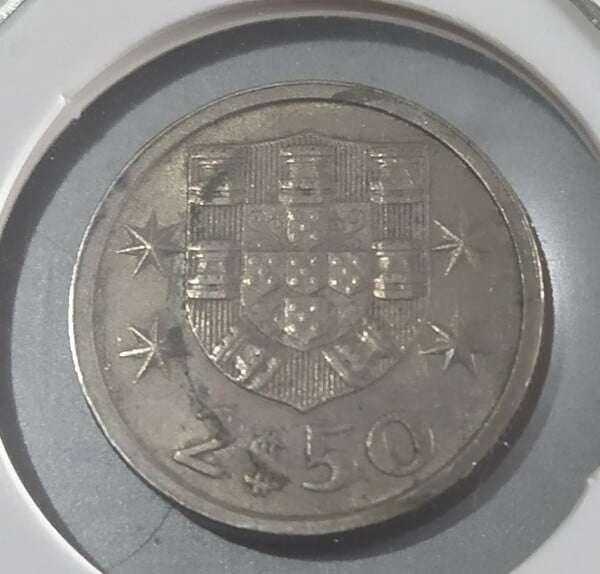 moneda PORTUGAL 2.5 ESCUDOS 1975