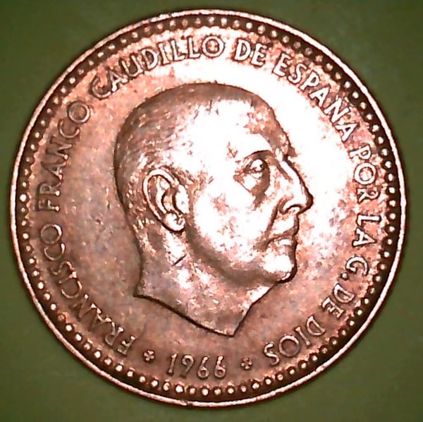 Una peseta de Franco del año 1966 con estrella 19*75