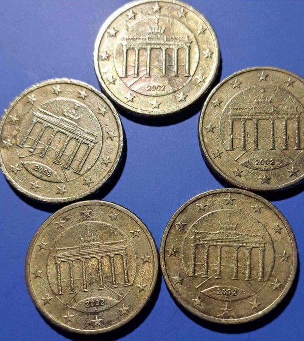 ☆ Vendo lote de 5 monedas de 50 C de € ( higienizadas ) de Alemania del año 2002.