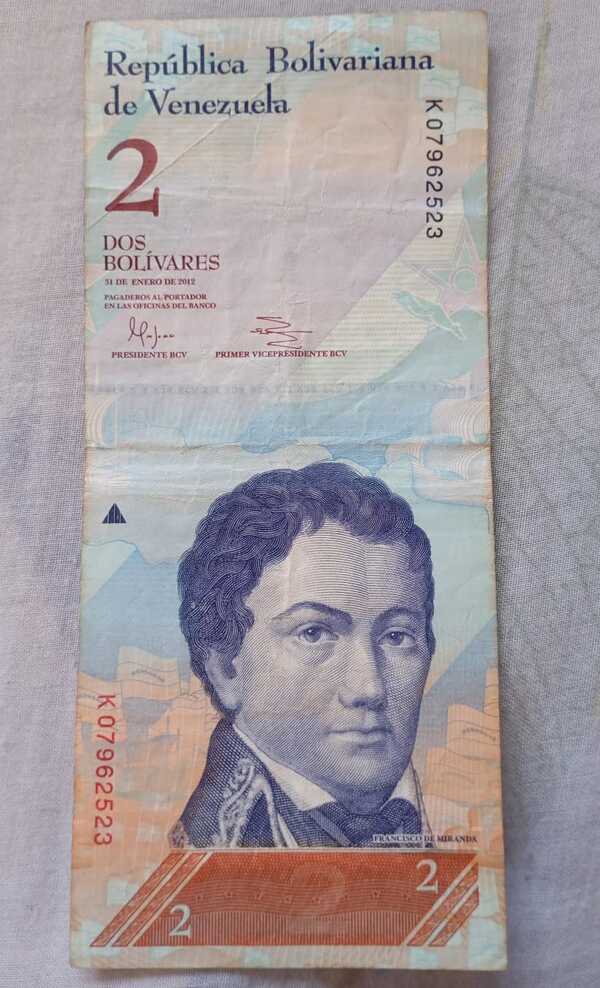 2 bolívares