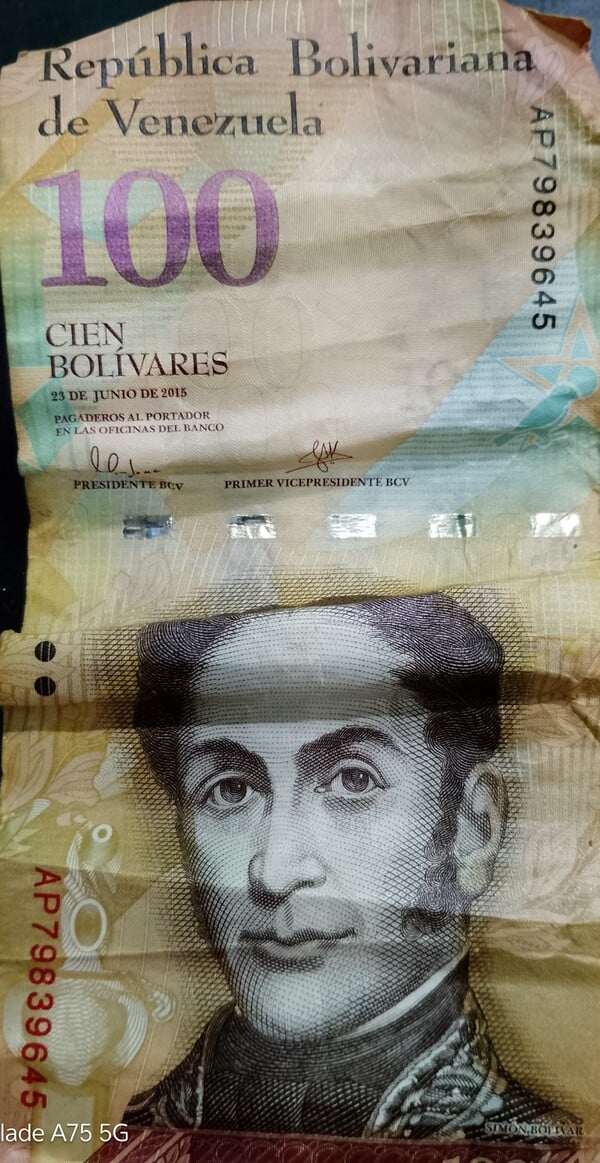 3 billetes de 100