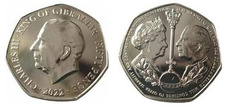 50 pence (Ascensión del Rey Carlos III)