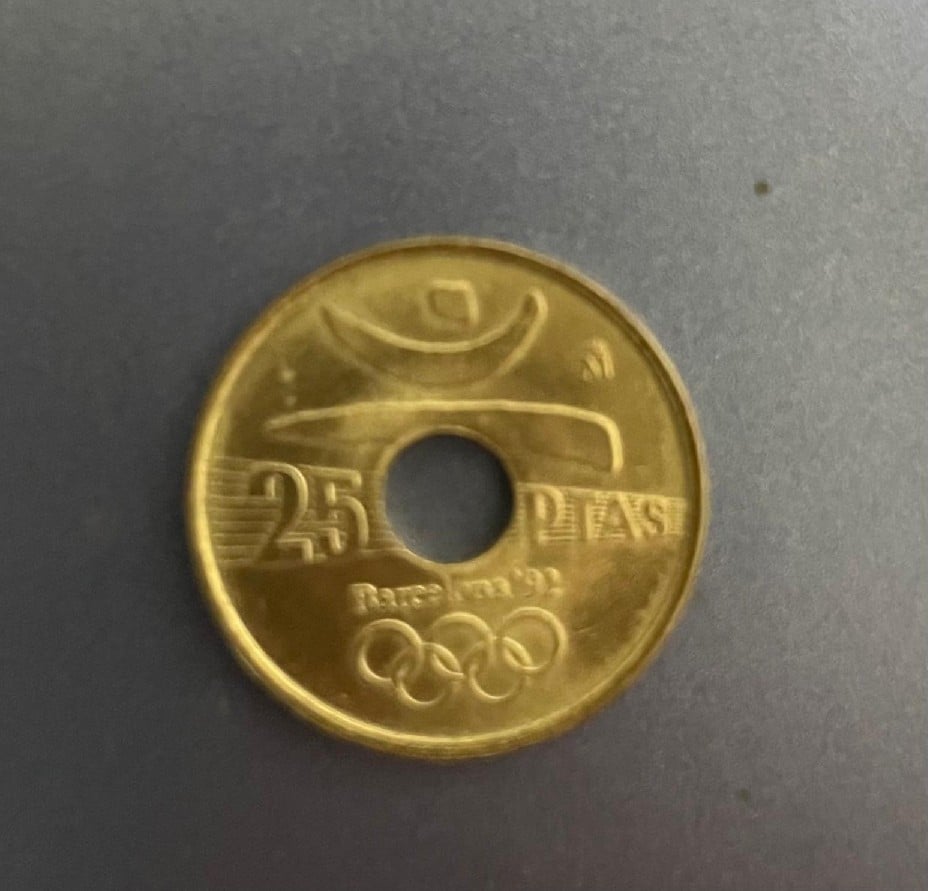 Photo 2 Unidentified coin: Moneda 25 pesetas Barcelona 92 España 1990