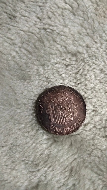 Photo 2 Unidentified coin: Peseta 1869 gobierno provisional